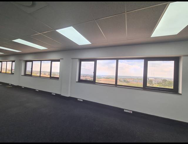 738.40M² OFFICE TO LET IN CARLSWALD